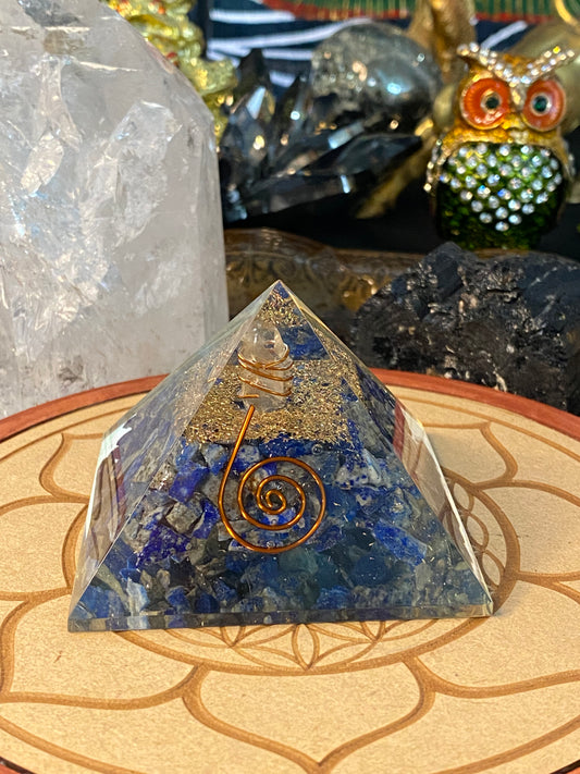 Orgonite Pyramid Lapis Lazuli, Reiki Coil & Gold Dust