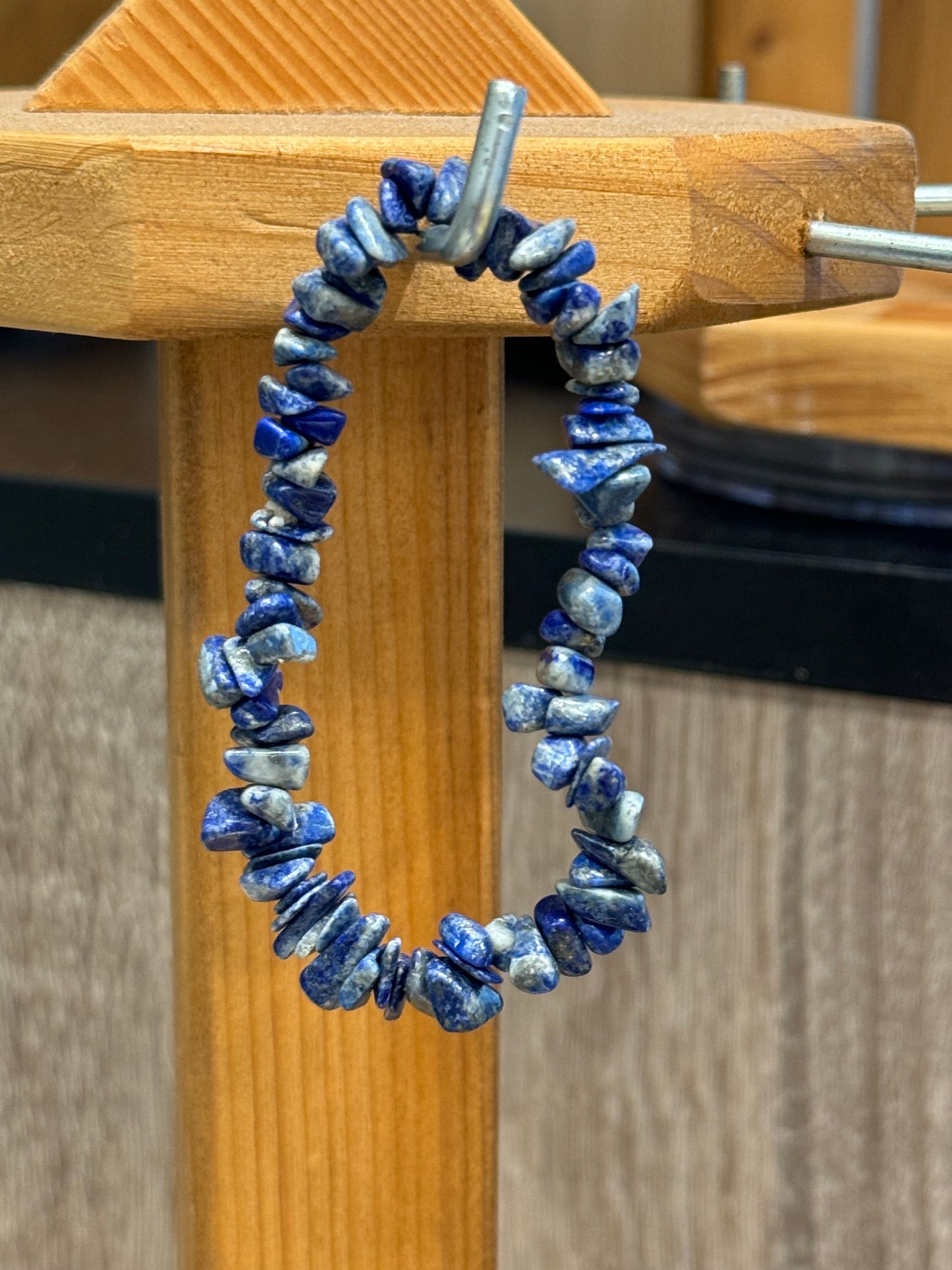 Lapis Lazuli Tumbled Chips Gemstone Bracelet 4mm