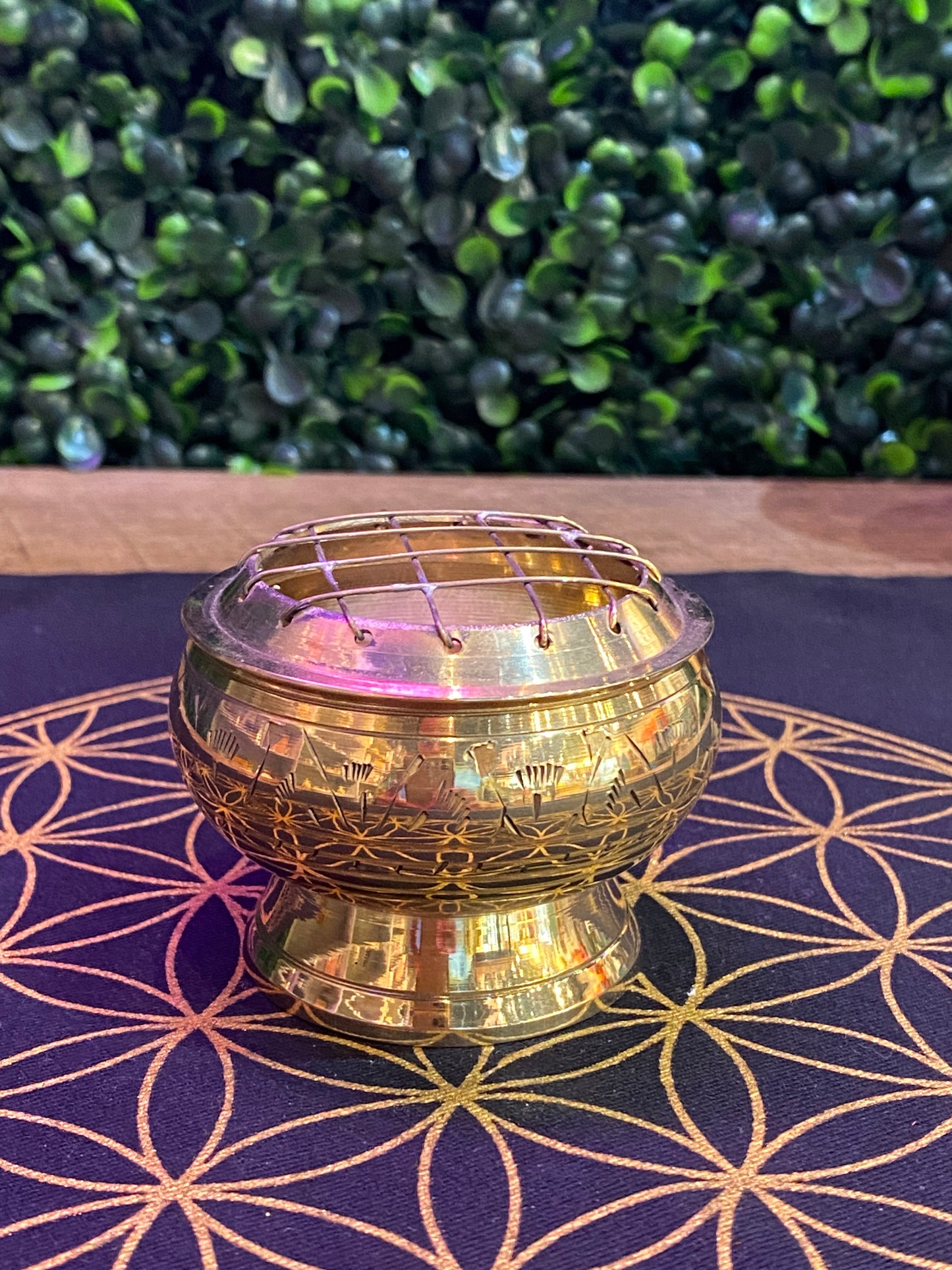 Brass Burner Flower Engraved Large w/ Grid - Gold (Each)