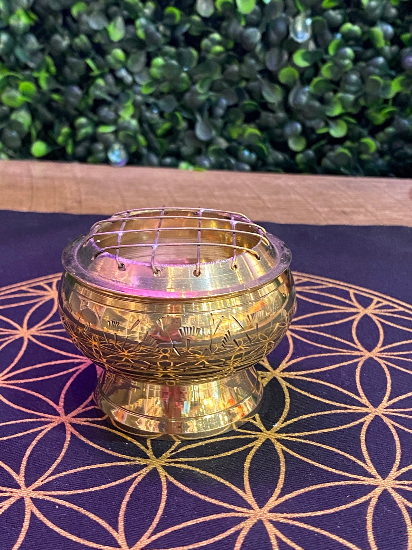 Brass Burner Flower Engraved Large w/ Grid - Gold (Each)