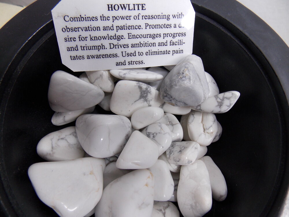 Howlite 1pc (dime size)