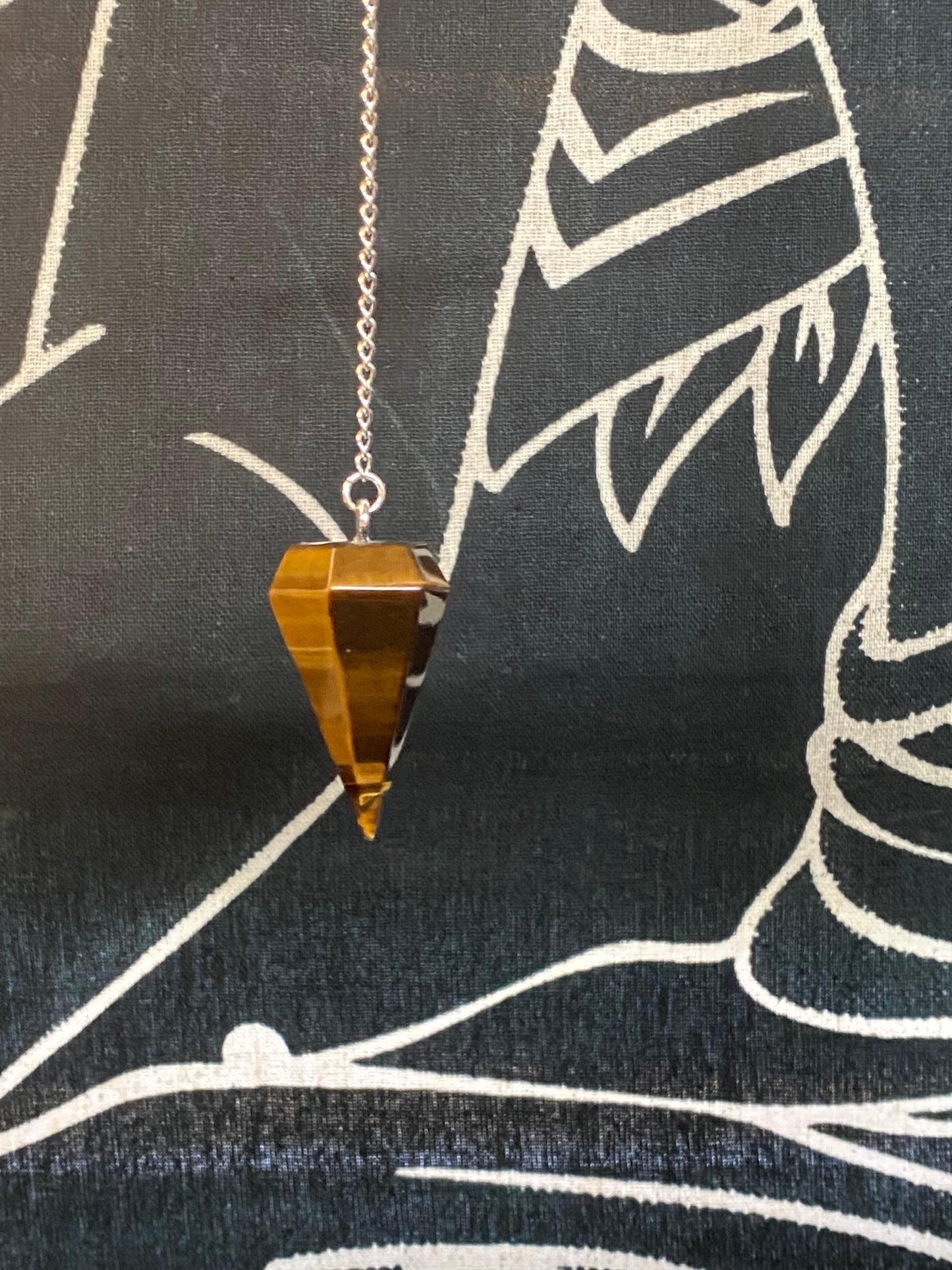 Tiger's Eye Point Pendulum